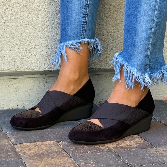 Texas Brown Goring Wide Fit Straps Wedge Pump - Picture 2 of 8